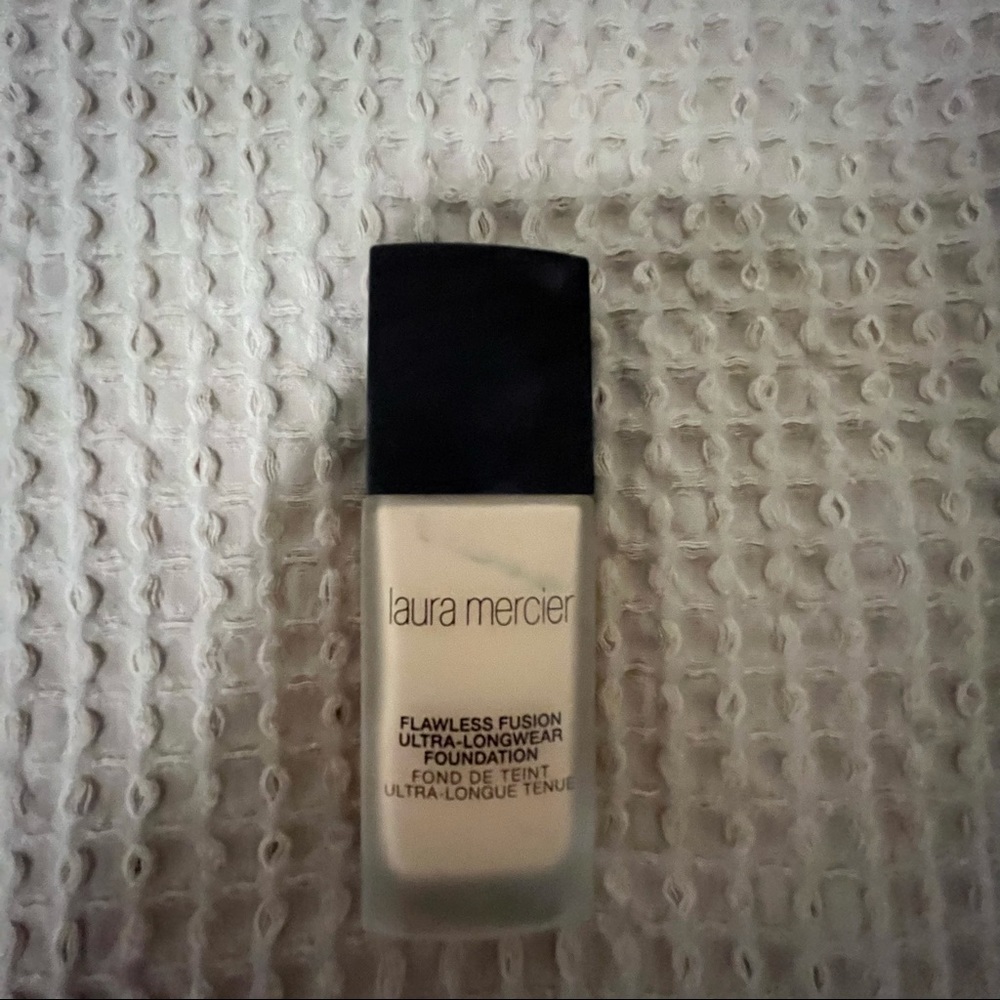 Laura Mercier Flawless Fusion Foundation I’m Beige